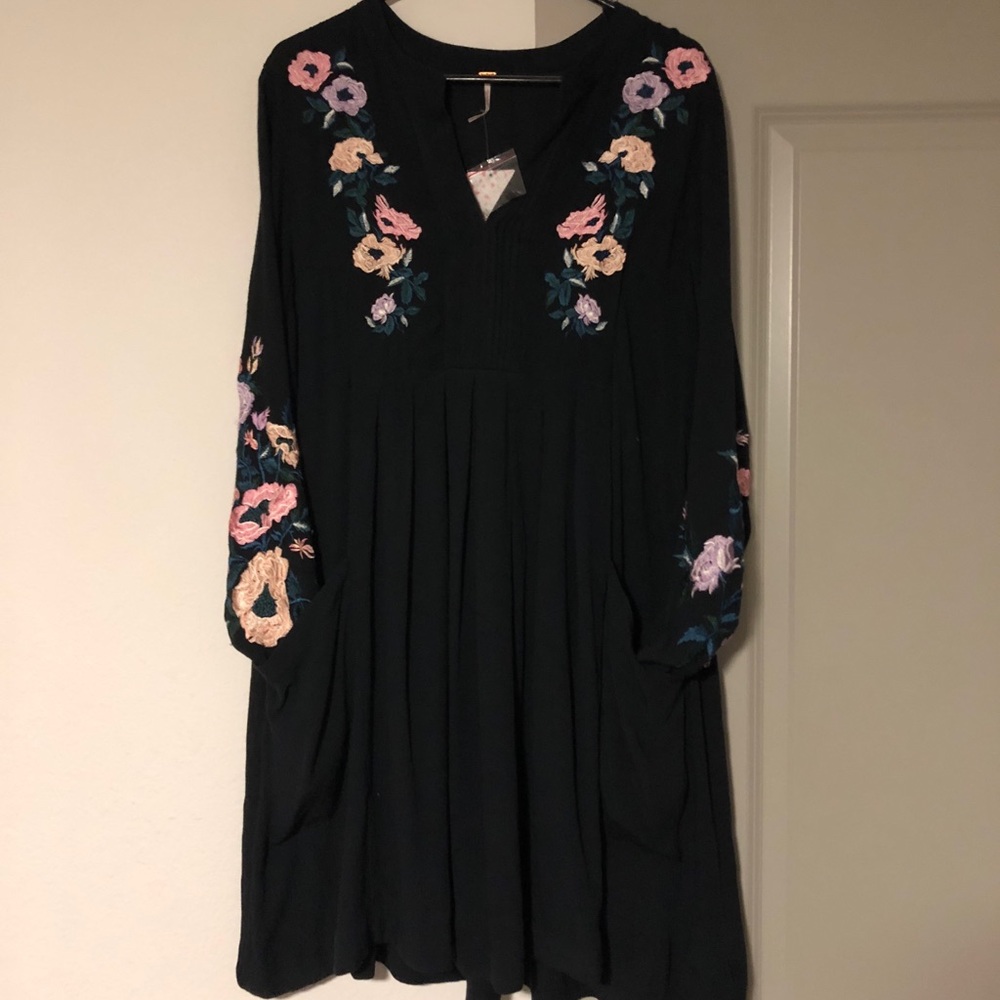NWT Black with floral design Dress